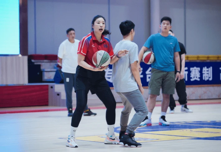 为什么控卫需要掌握多种进攻手段_2